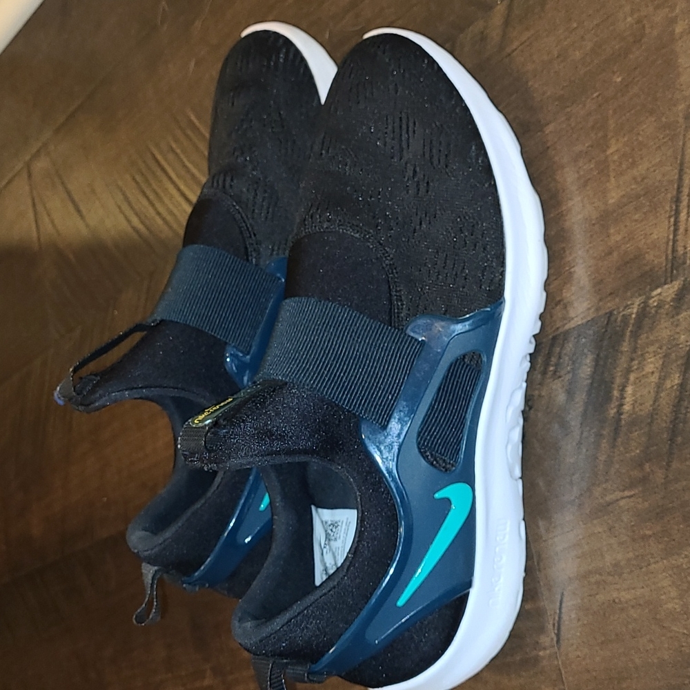 wmns nike renew freedom